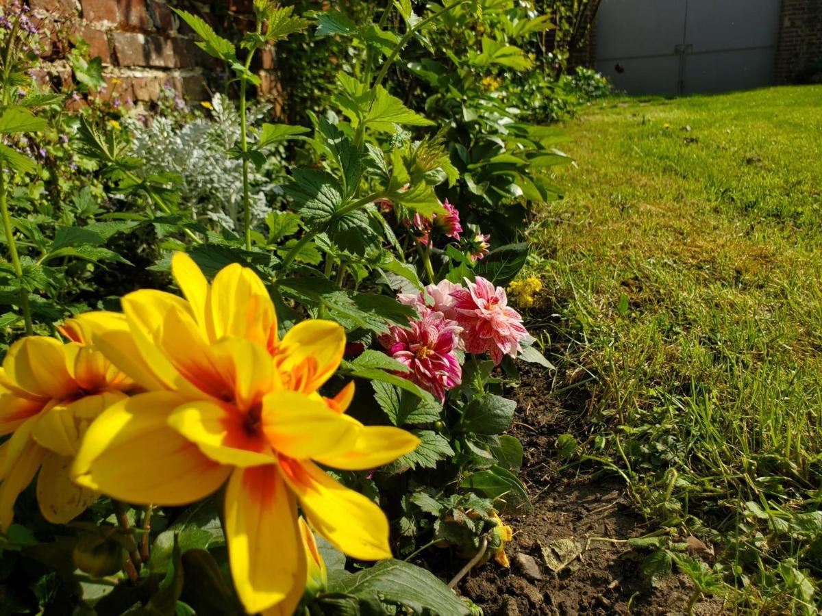 Vila Chez Le Petit Peintre Laboissiere-en-Thelle Exteriér fotografie